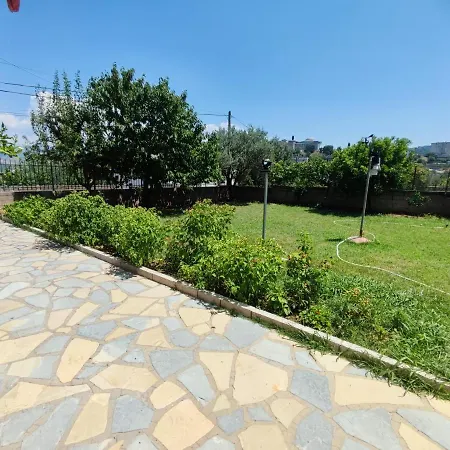 Lovely 1 - Bedroom Loft With Free Parking Gjirokaster