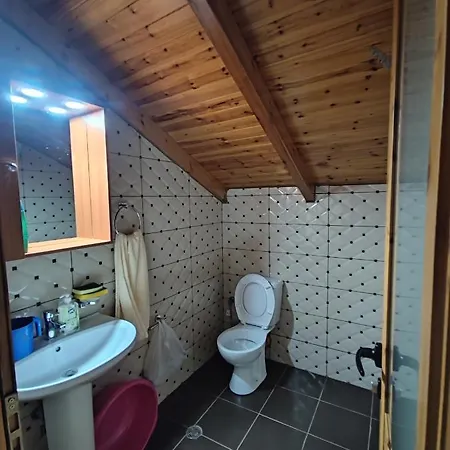 Lovely 1 - Bedroom Loft With Free Parking Daire Gjirokastër