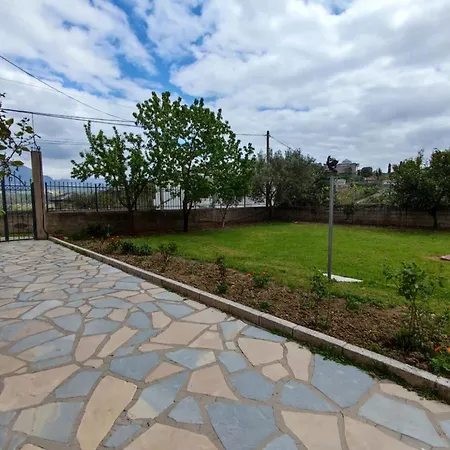 Lovely 1 - Bedroom Loft With Free Parking