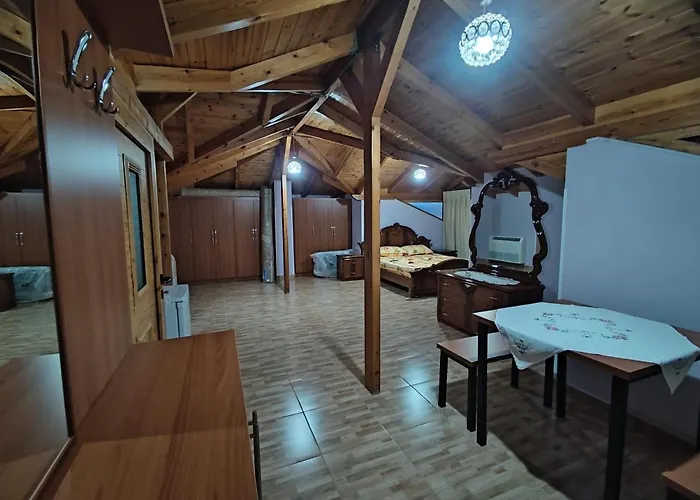 Lovely 1 - Bedroom Loft With Free Parking * Gjirokastër